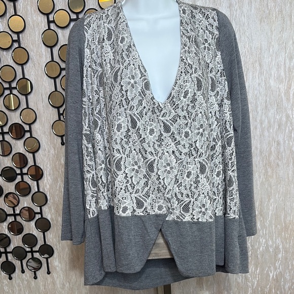 Sunday Sweaters - 1x Sunday lace gray Sweater or wrap